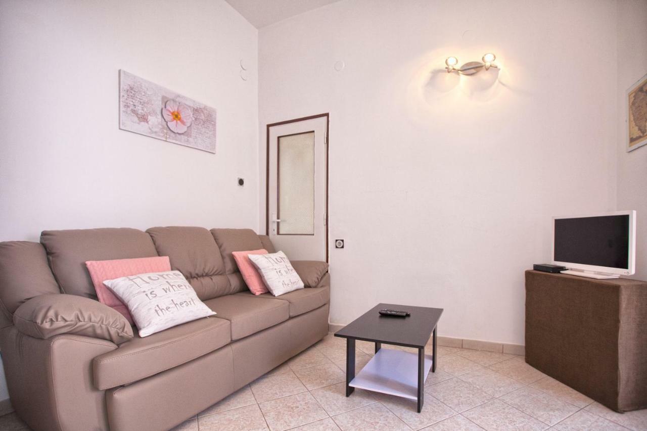 Apartment Rosy プーラ エクステリア 写真