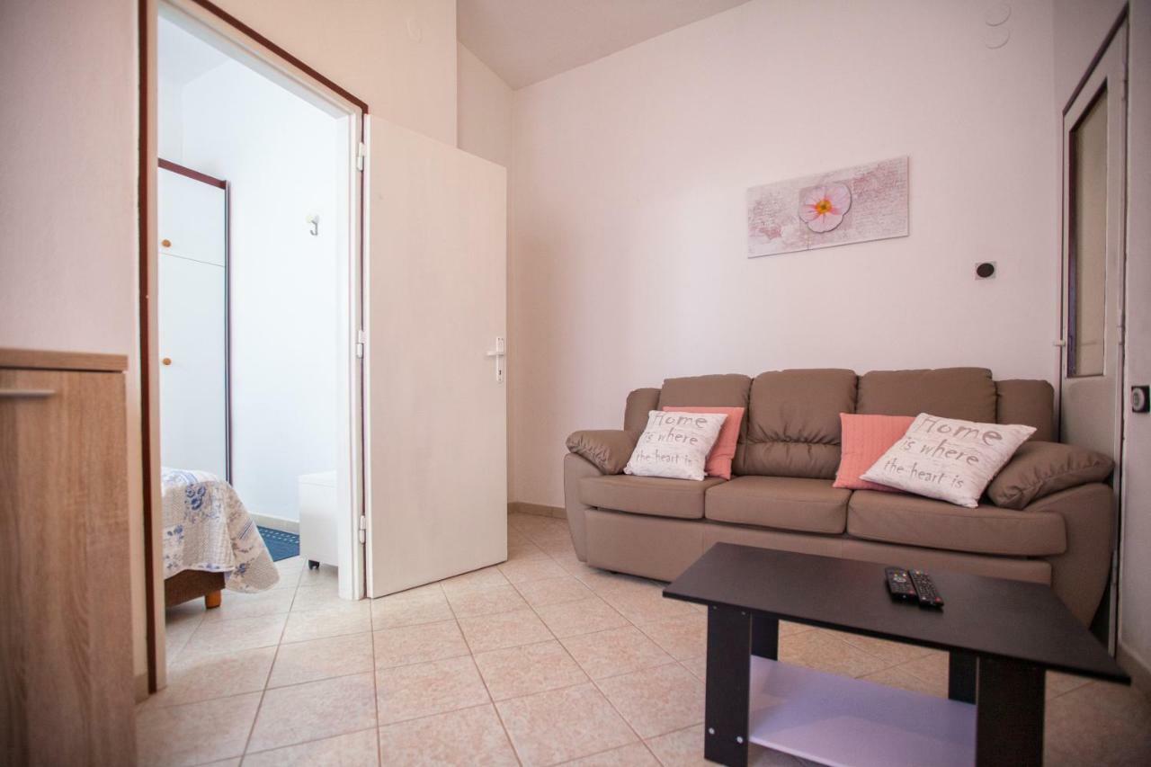 Apartment Rosy プーラ エクステリア 写真