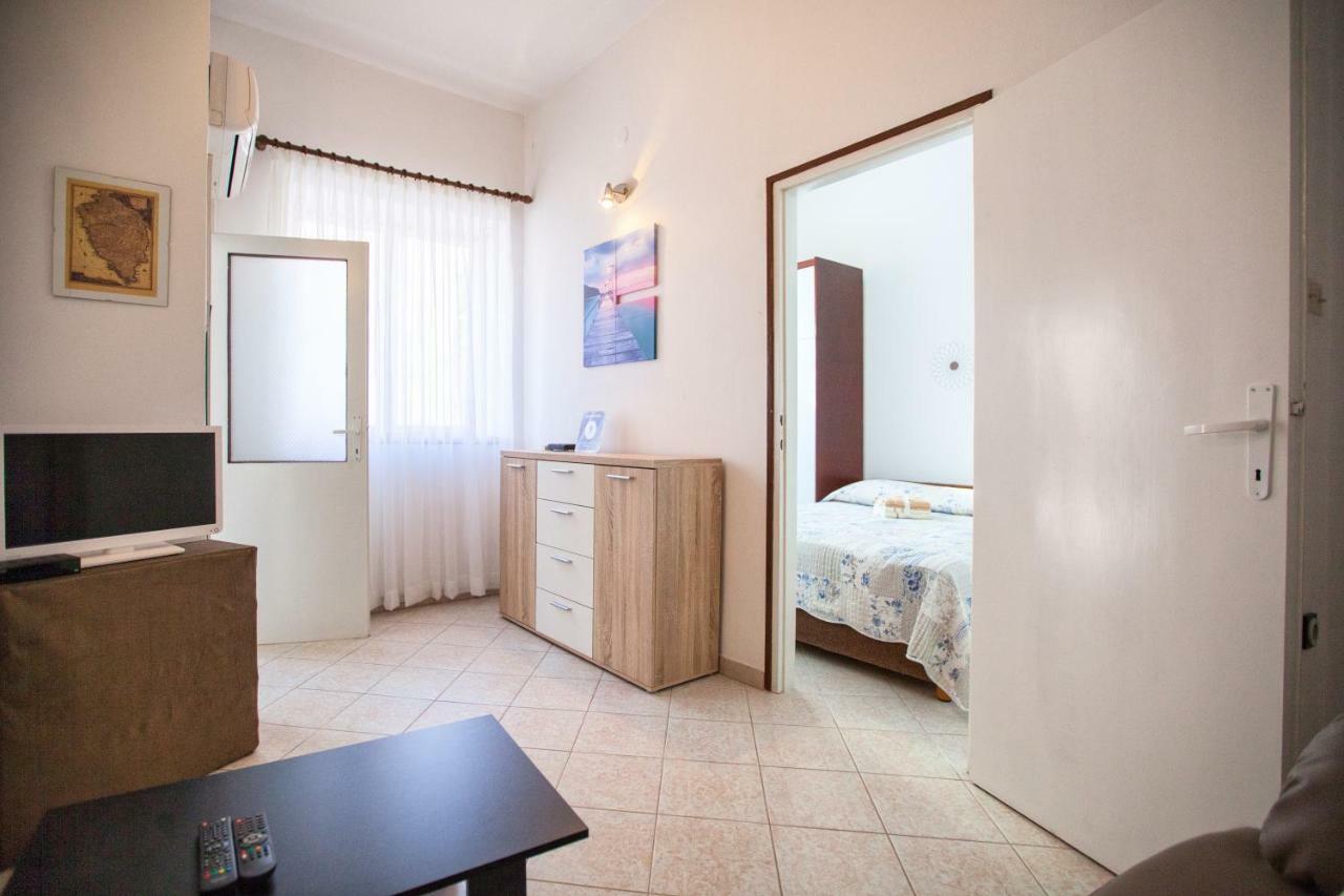 Apartment Rosy プーラ エクステリア 写真