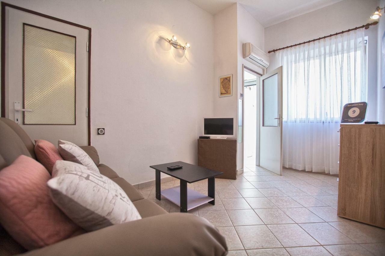 Apartment Rosy プーラ エクステリア 写真