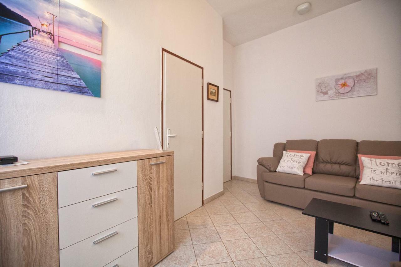 Apartment Rosy プーラ エクステリア 写真